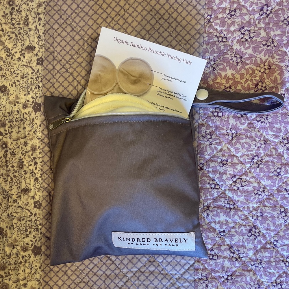 Kindred Bravely Bamboo Nursing Pads with Gray Pouch